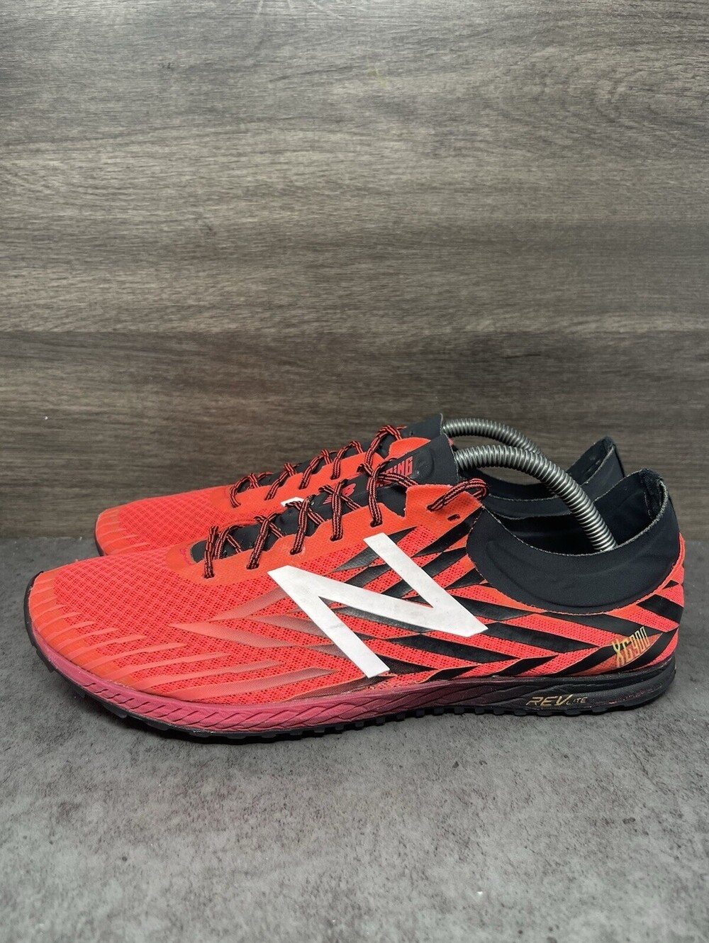 New Balance XC900v4 Mens Size 10 D Bright Cherry Black REVlite Cross Country